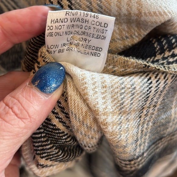 JODIFL Plaid Button-Up Shacket/ Size Large - Picture 3 of 7